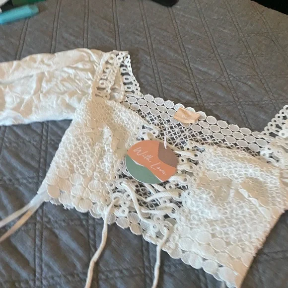 White crop top! New with tags sage + paige - Picture 3 of 4